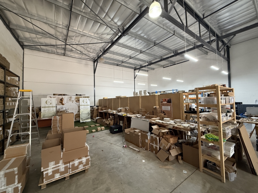 To Let Commercial Property for Rent in Rivergate Western Cape